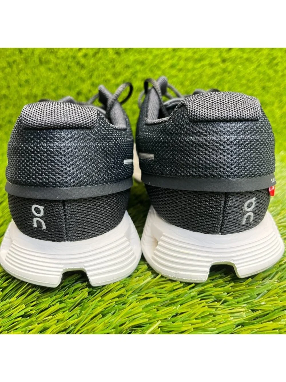 On Cloud 5 Womens Size 8 Black White Athletic Running Walking Shoes Sneakers